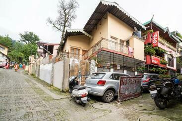 Pensjonat Oyo Home 74452 Wooden Stayz