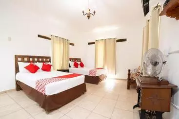Hotelli Villas De San Miguel Media Luna