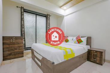 Pensió Oyo Home 49100 Supreme Stay Redwing New Panvel