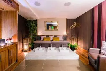 Shearwater Hotel & Spa