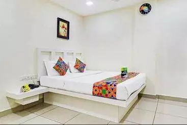 ホテル Fab Colors Apartment