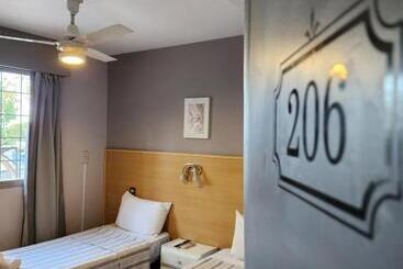 فندق Juan B Justo