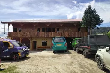 Hotel Oyo 90209 Dk Singarimbun Berastagi Homestay