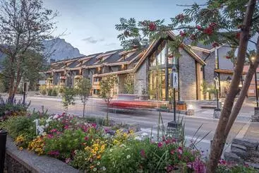 Peaks Hotel And Suites