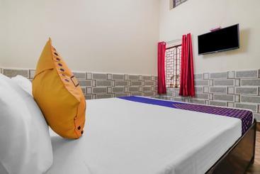 فندق Spot On 76426 R N Residency