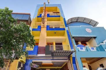 ペンション Oyo 77615  Island Star Stays