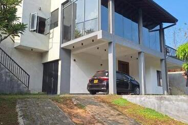 Bed and Breakfast Bellaxy Ceylon