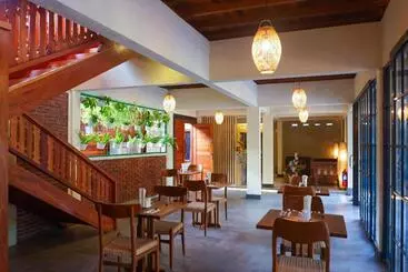 La Villaris Hotel & Resto
