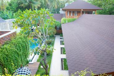 La Villaris Hotel & Resto