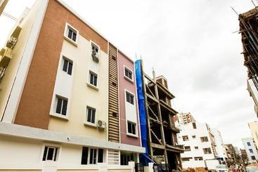 فندق Oyo 40125 Sri Rama Empire