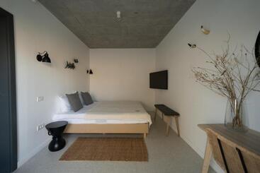 تختخواب و صبحانه The Pines Boutique Villa Vama Veche