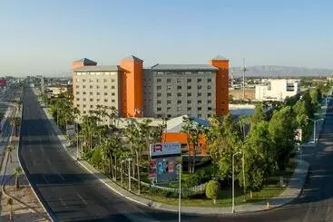 בית מלון כפרי Real Inn Mexicali