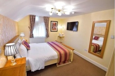 בית מלון כפרי The Crown