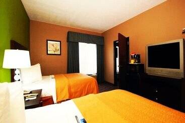 호텔 Quality Suites