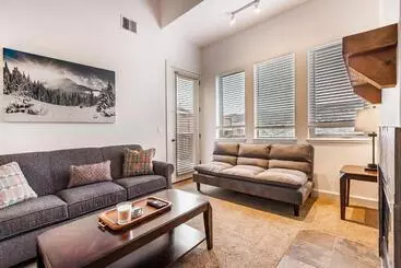 Отель Crestview Condominiums By All Seasons Resort Lodging