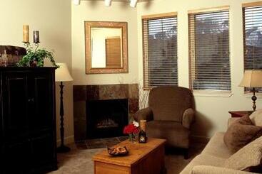 בית מלון כפרי Crestview Condominiums By All Seasons Resort Lodging