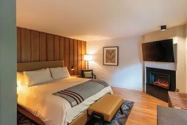 فندق Historic Rocky Waters Inn, A Small Luxury