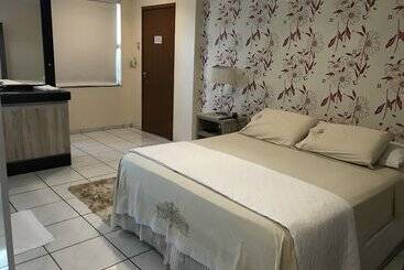 Aki Hotel E Restaurante