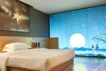 Iu Hotel Chengdu Jianyang Xiongzhou Plaza