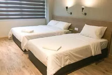 Hotel Square Inn
