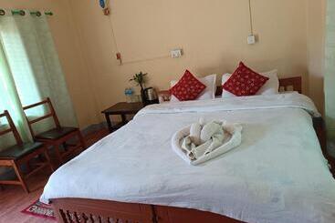 هتل Crocodile Safari Camp