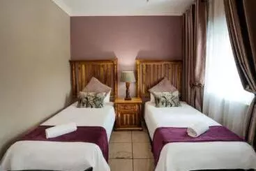 ホテル Ivory Tusk Lodge