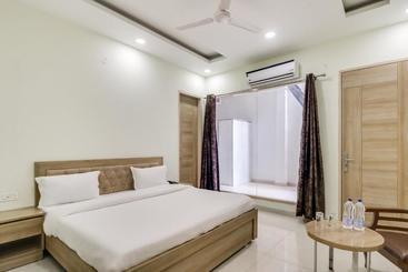 Hotel Collection O 78812 Golden Place