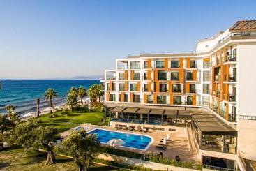 Maia Luxury Beach Hotel & Spa