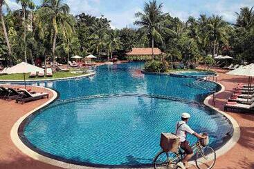 בית מלון כפרי Sofitel Angkor Phokeethra Golf & Spa Resort