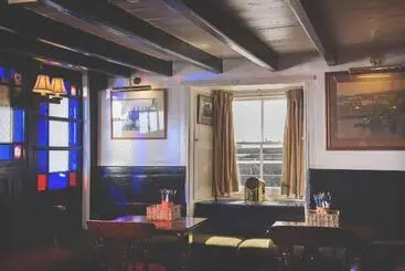 Hotel The Ship Inn