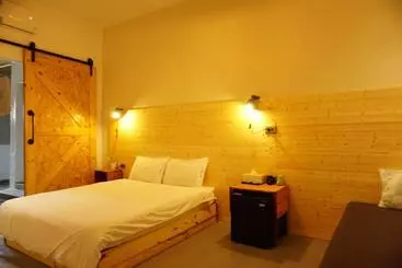 Aamiaismajoitus (B&B) 男子漢青年旅店