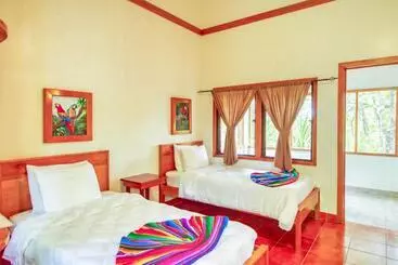 Hotel Mariposa Jungle Lodge