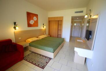 Otel Omar Khayam Resort & Aqua Park