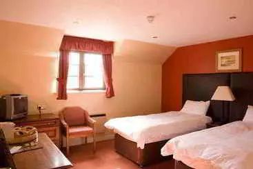 Отель The Queens Head Inn