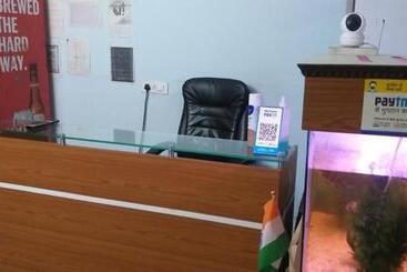 Hotell Oyo 73360 Surya Kiran Inn