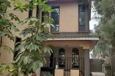 Hotelli Palm Airport Suites