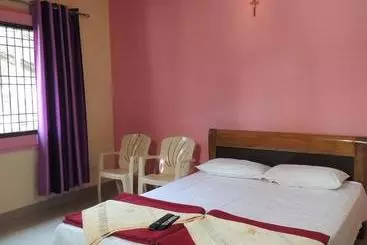 Hotell Staymaker Dsilva Dandeli Lodge