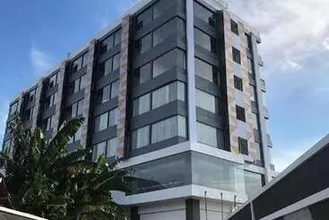 Zenith Premiere Hotel Baubau