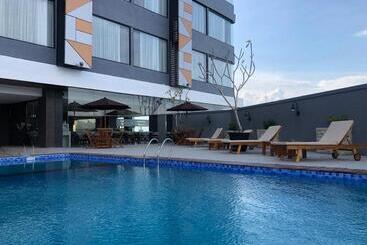 Zenith Premiere Hotel Baubau