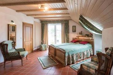 Charme Hotel Lindenhof