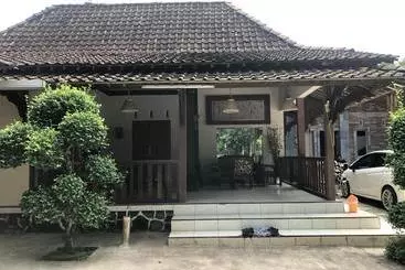 Hotel Griya Borobudur Homestay Syariah Magelang Redpartner