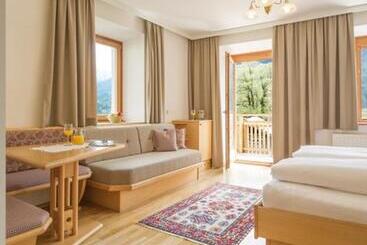 בית מלון כפרי Ferienhof Neusacher Moser