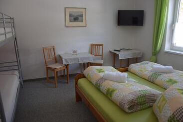 בית מלון כפרי Gasthaus Pension Marienhof