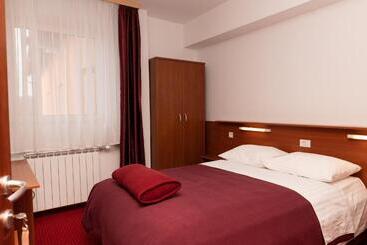 Отель Mirni Kutak