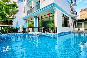 هتل Grand Holiday Hoian Villa