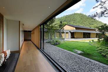 Roku Kyoto, Lxr Hotels & Resorts