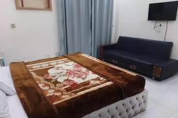 Hotel Gulberg Lodges