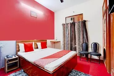 Hotel Oyo 80038 Fridays