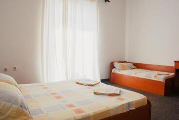 بنسيون Apartmans And Rooms Mato