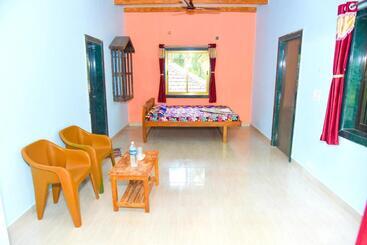 펜션 Khavanekar Resort